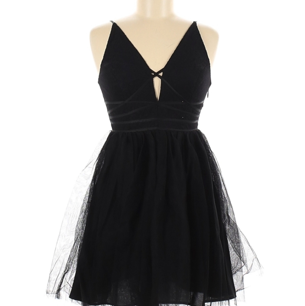 BNWT BCBG black cocktail dress size 6 LBD NWT